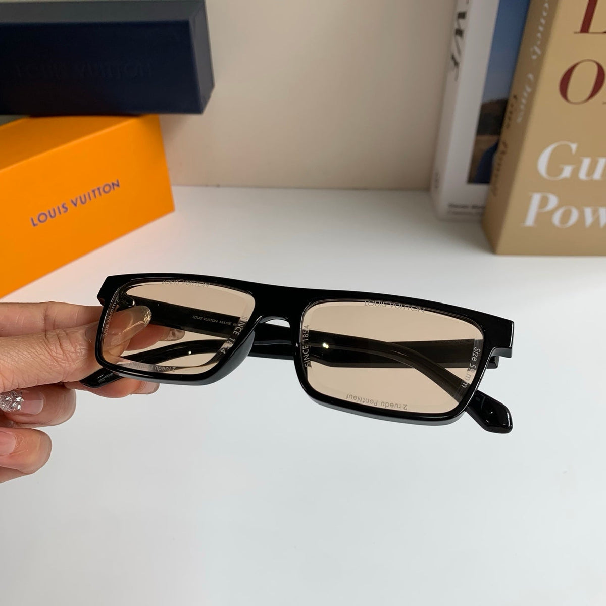 Louis Vuitton Square Silver Lens Sunglasses for Men & Women - 464767 - detail image 4