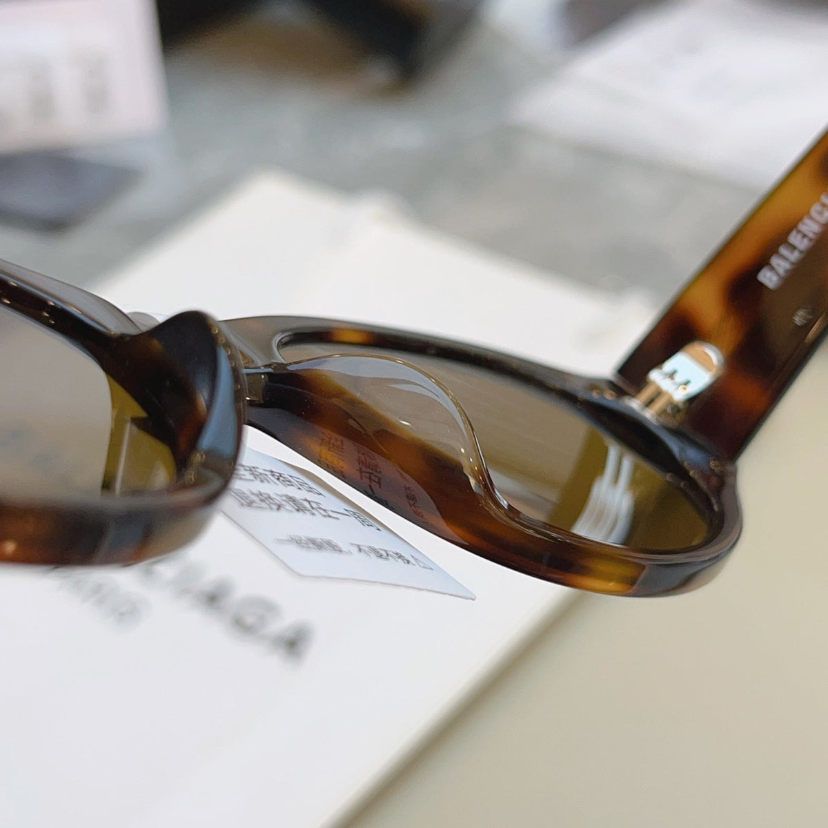 Balenciaga BB0369S Fashion Black Lens Sunglasses for Men & Women - 487504 - detail image 5
